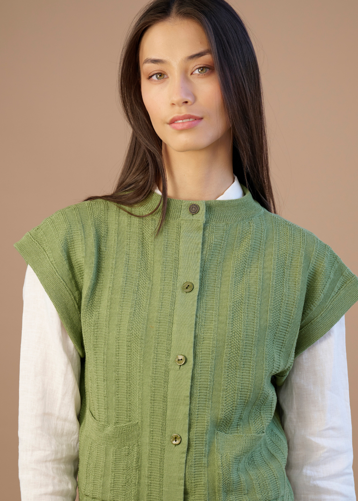 Naoise Vest