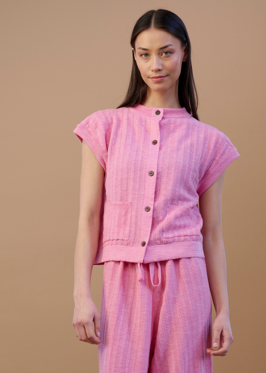 Naoise Vest